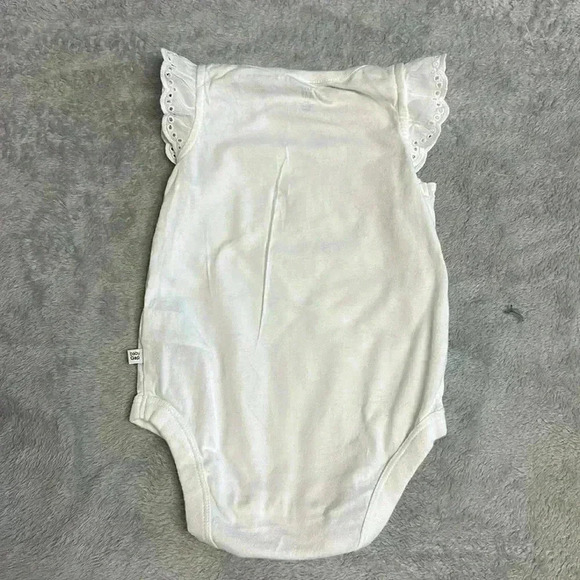 Baby GAP - 2 piece outfit. Onesie and cargo  style pants - Picture 4 of 8